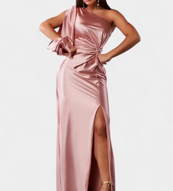 Габриела Асиметрична Рокля с Драпиране на Едно Рамо