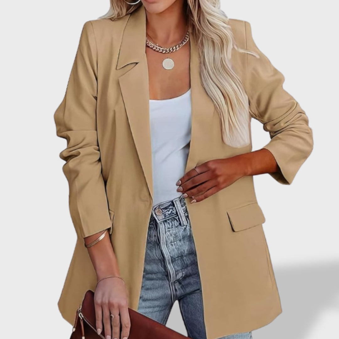 София™ | Елегантно дамско сако с преден разрез и яка.