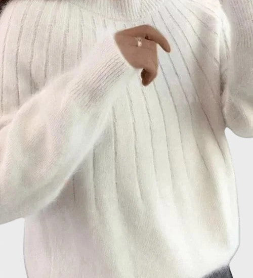 Irena™ - Пуловер с кръгло деколте и пухкава яка