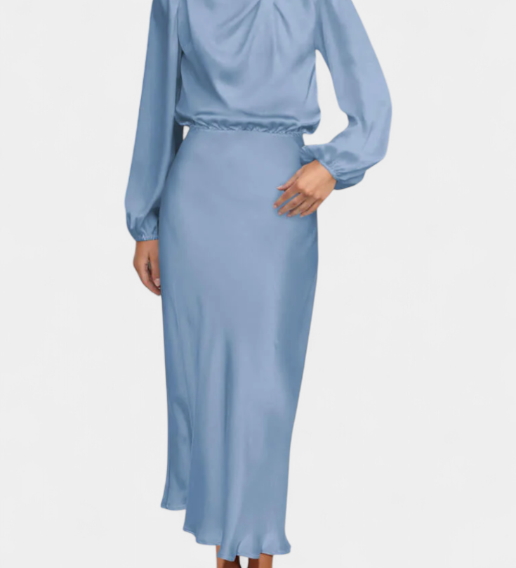 Мария Макси Рокля с Висок Яка и Цветни Детайли