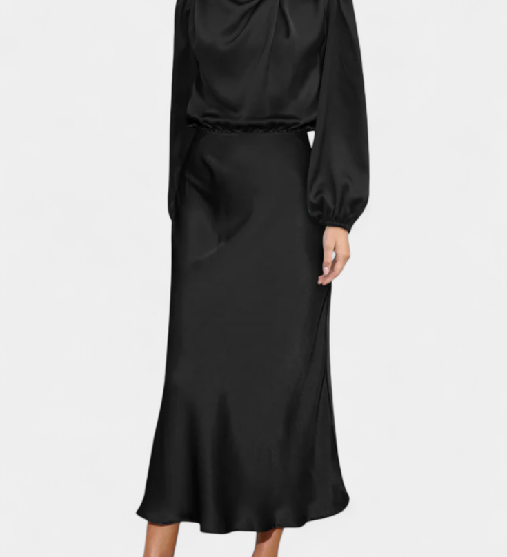 Мария Макси Рокля с Висок Яка и Цветни Детайли