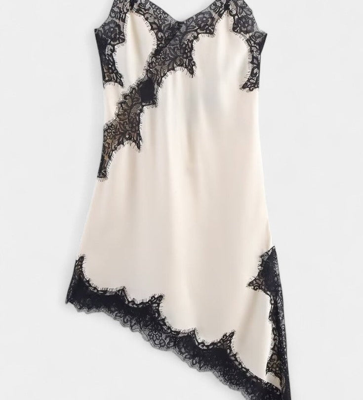 Катарина Мини Рокля с Презрамки и Дантела