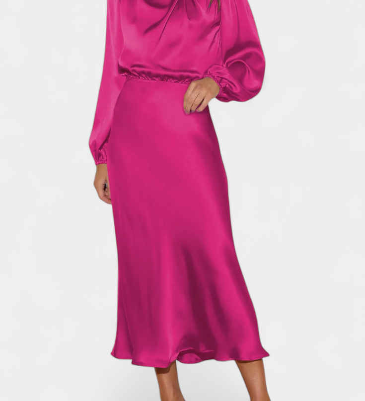 Мария Макси Рокля с Висок Яка и Цветни Детайли